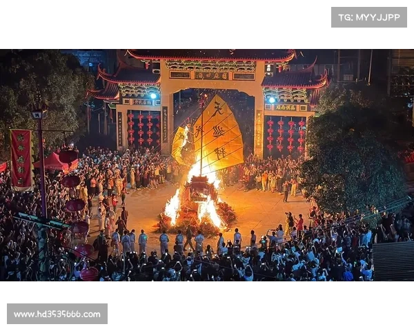 莆田海峡两岸篮球赛融合非遗文化 莆仙戏精彩演出赢得观众喜爱